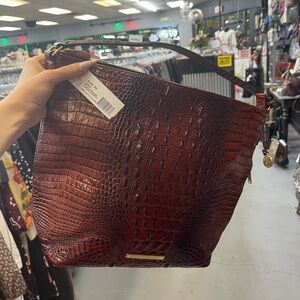 Elegant Brown Crocodile-Embossed Women's Bag